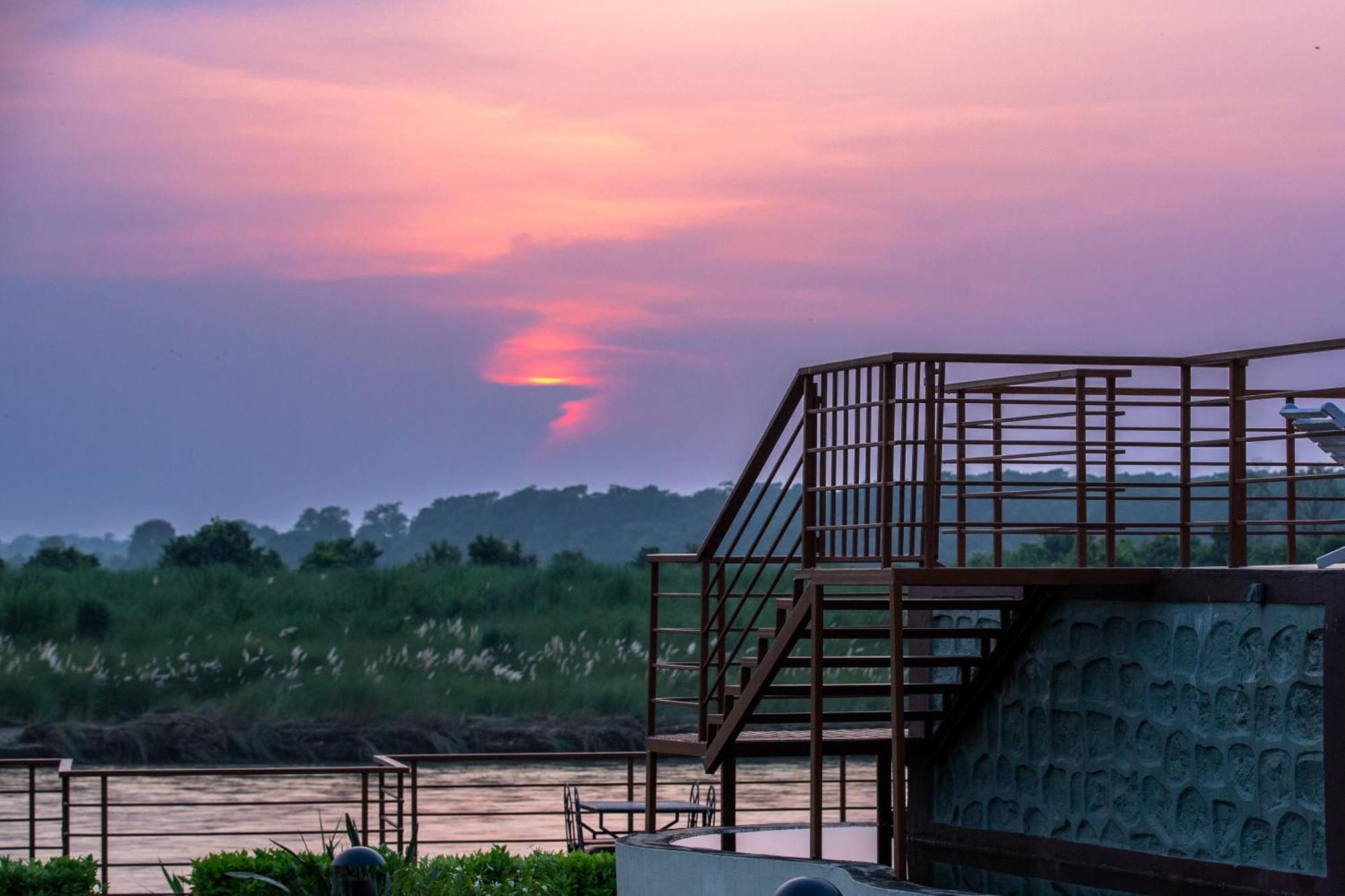 Park Safari Resort, Chitwan National Park Esterno foto
