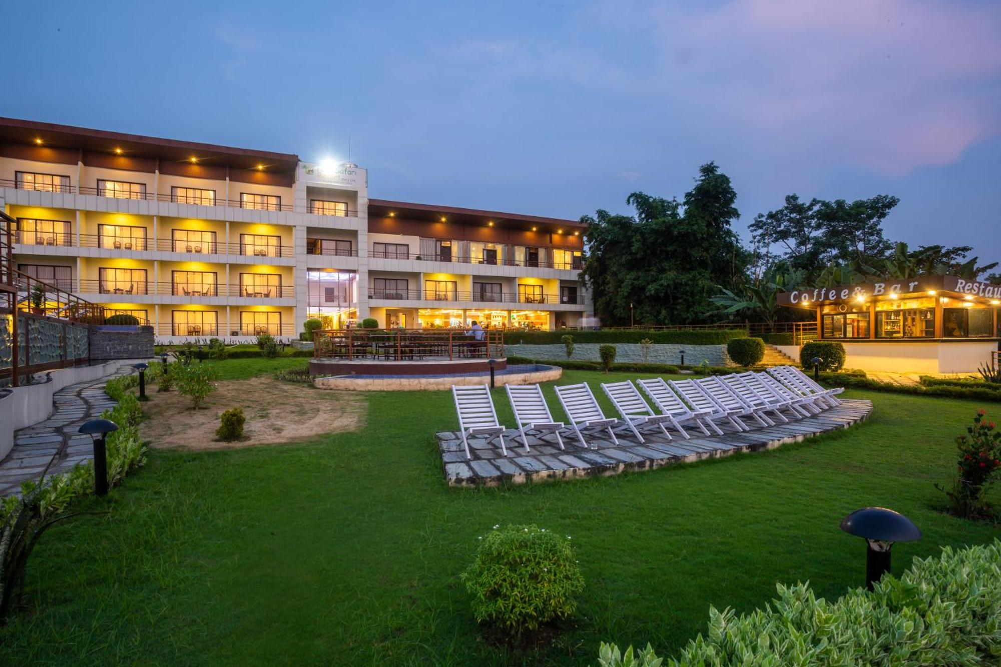 Park Safari Resort, Chitwan National Park Esterno foto