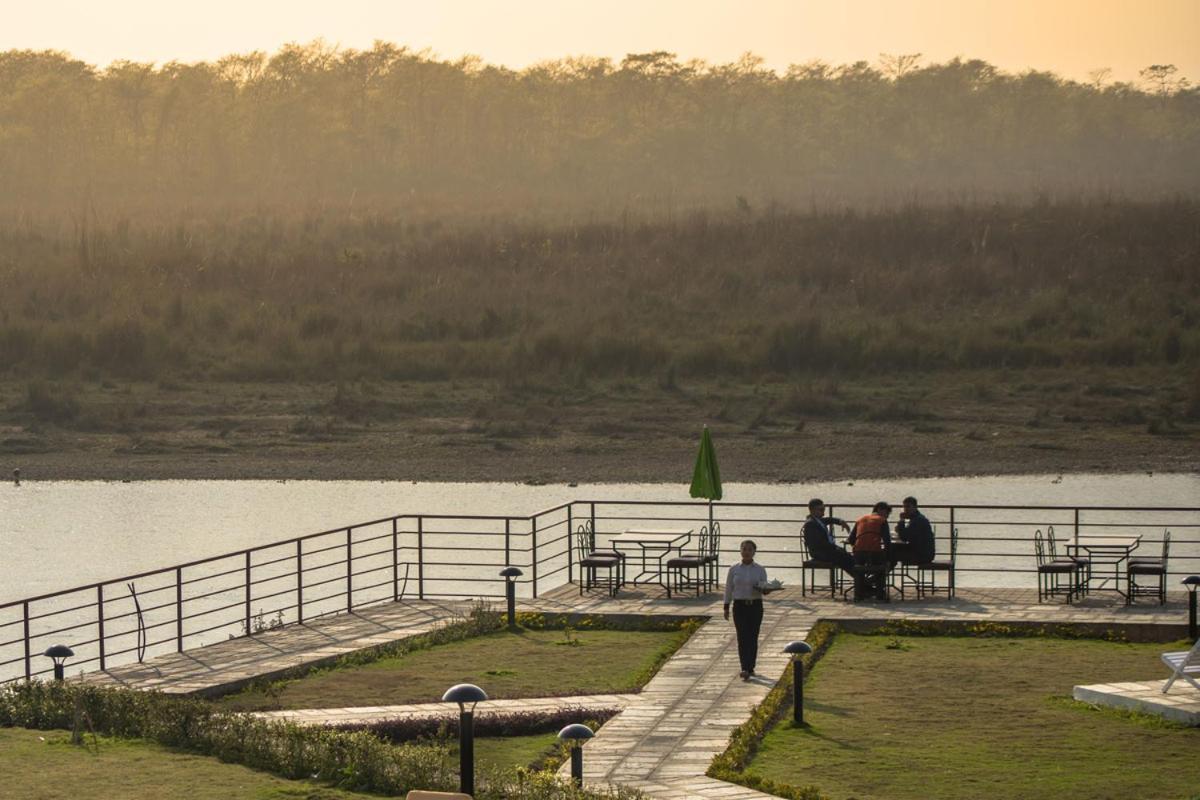 Park Safari Resort, Chitwan National Park Esterno foto