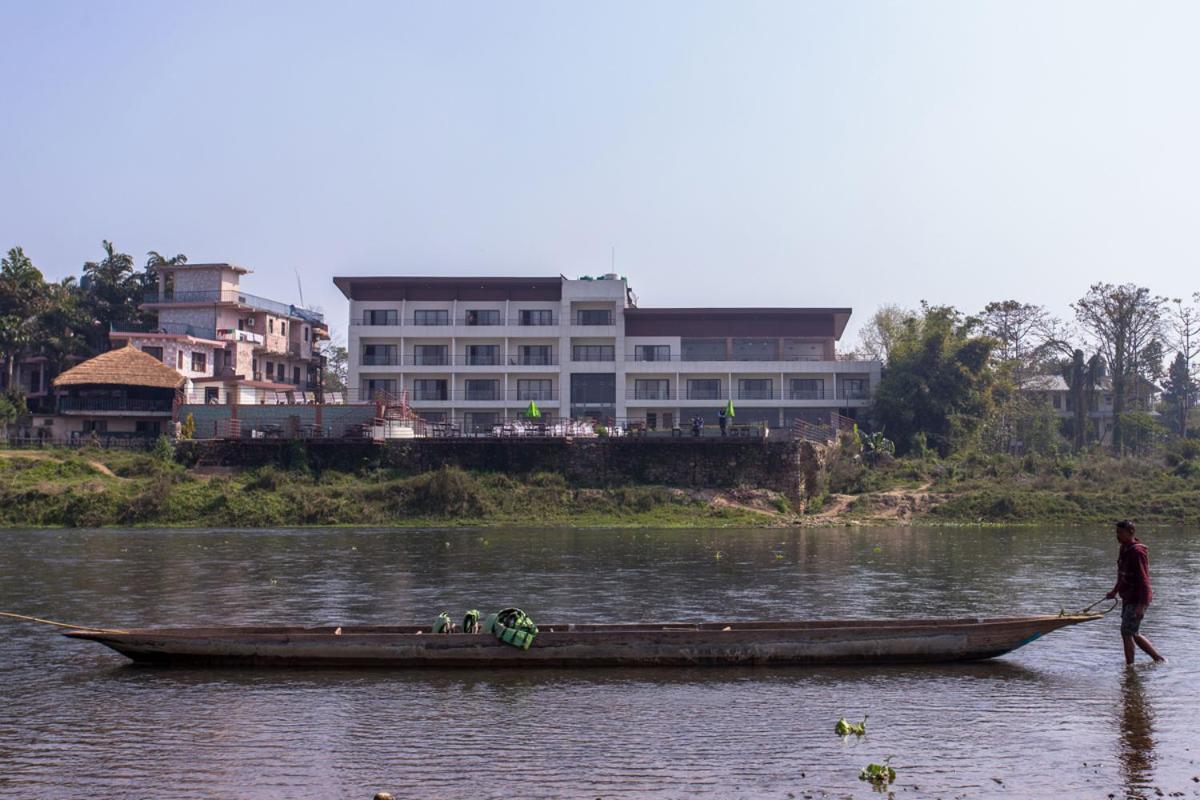 Park Safari Resort, Chitwan National Park Esterno foto