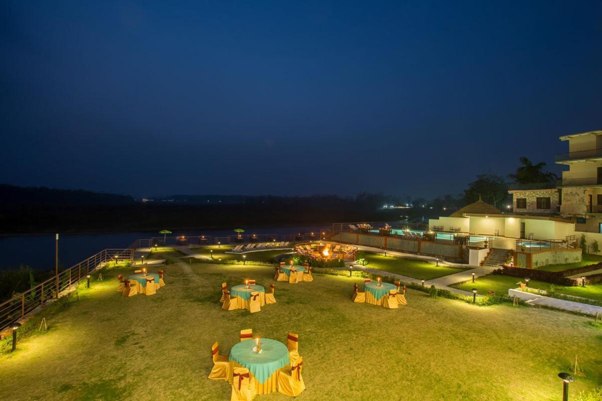 Park Safari Resort, Chitwan National Park Esterno foto