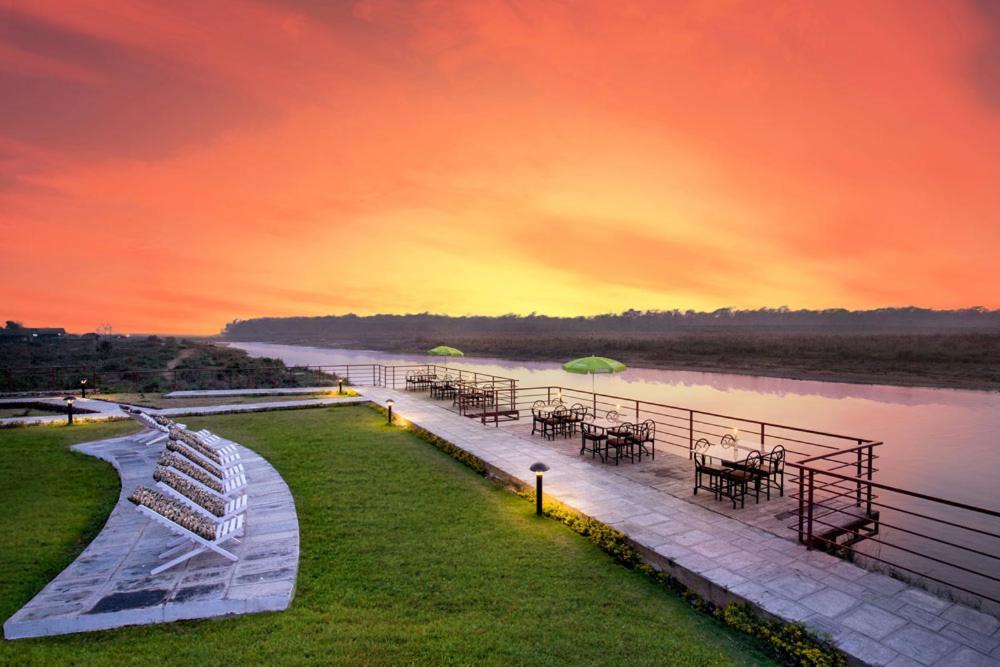 Park Safari Resort, Chitwan National Park Esterno foto