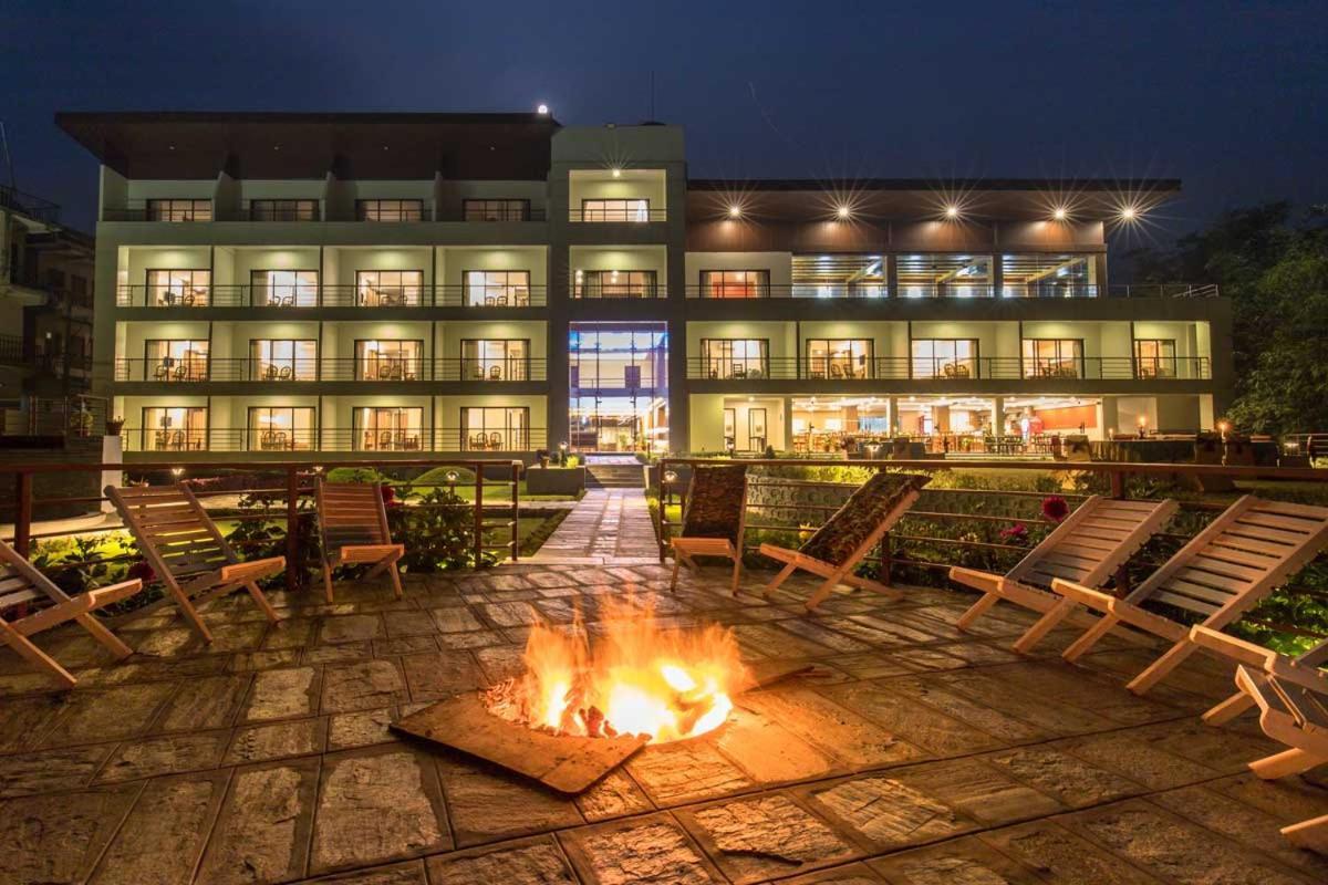 Park Safari Resort, Chitwan National Park Esterno foto